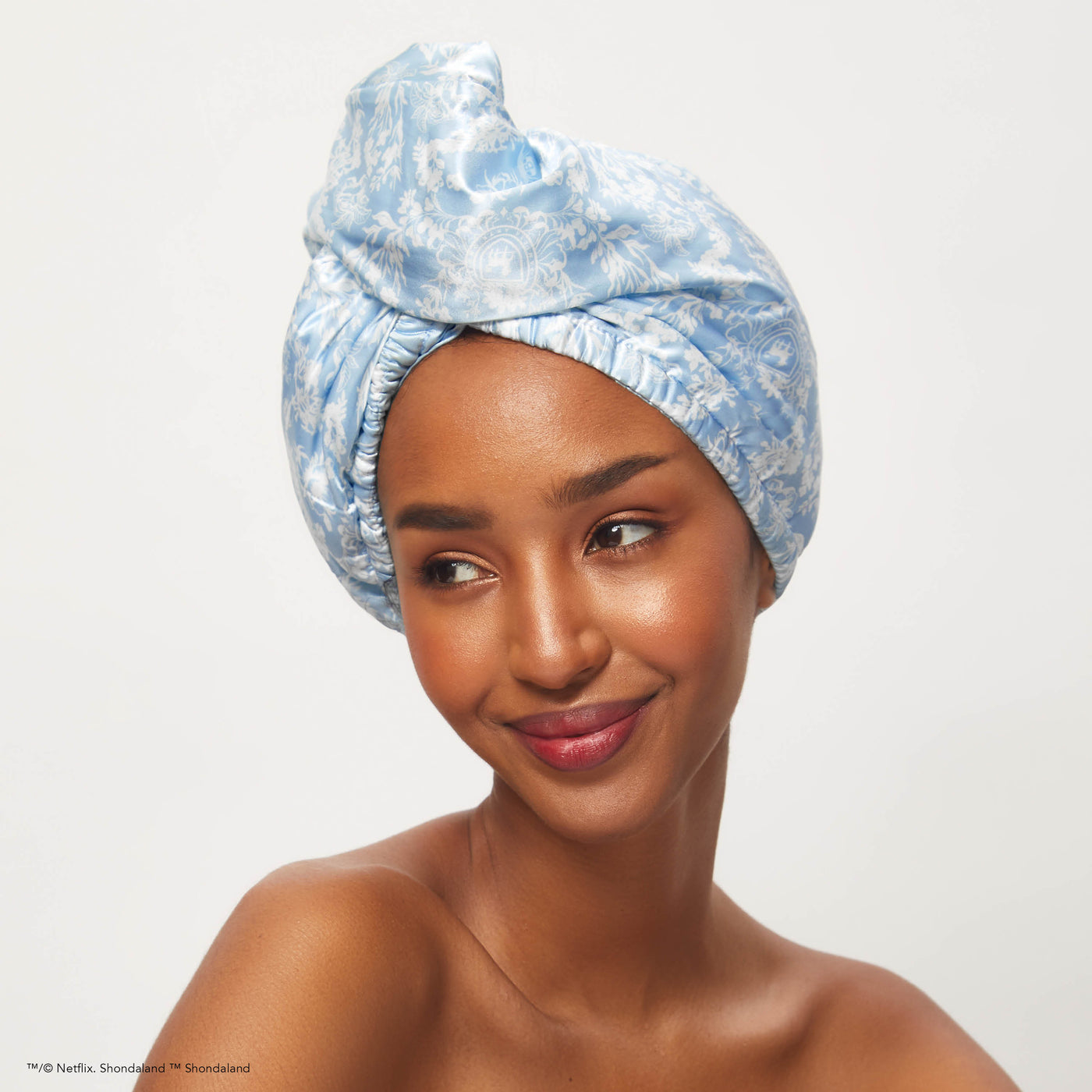 Kitsch x Bridgerton Satin Wrapped Hair Towel / Toile De Blue