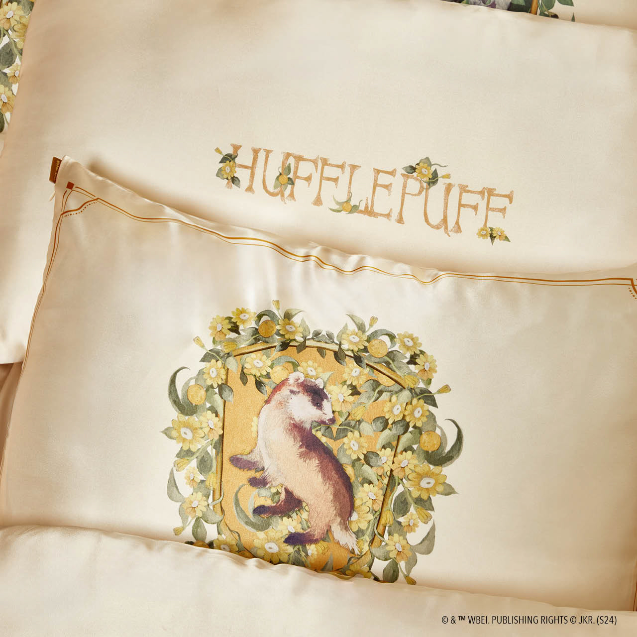 Kitsch x Harry Potter Satin Pillowcase in Huflepuff - King